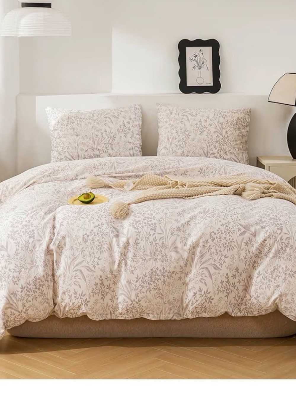 King Duvet Cover Set in Light Beige Floral
